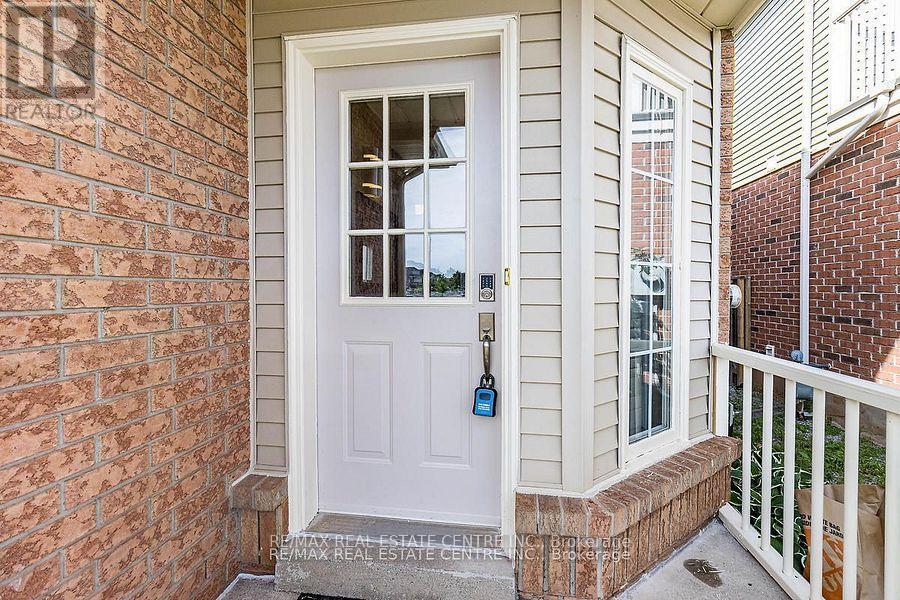 1780 Lampman Avenue, Burlington, Ontario  L7L 6K7 - Photo 6 - W12158494