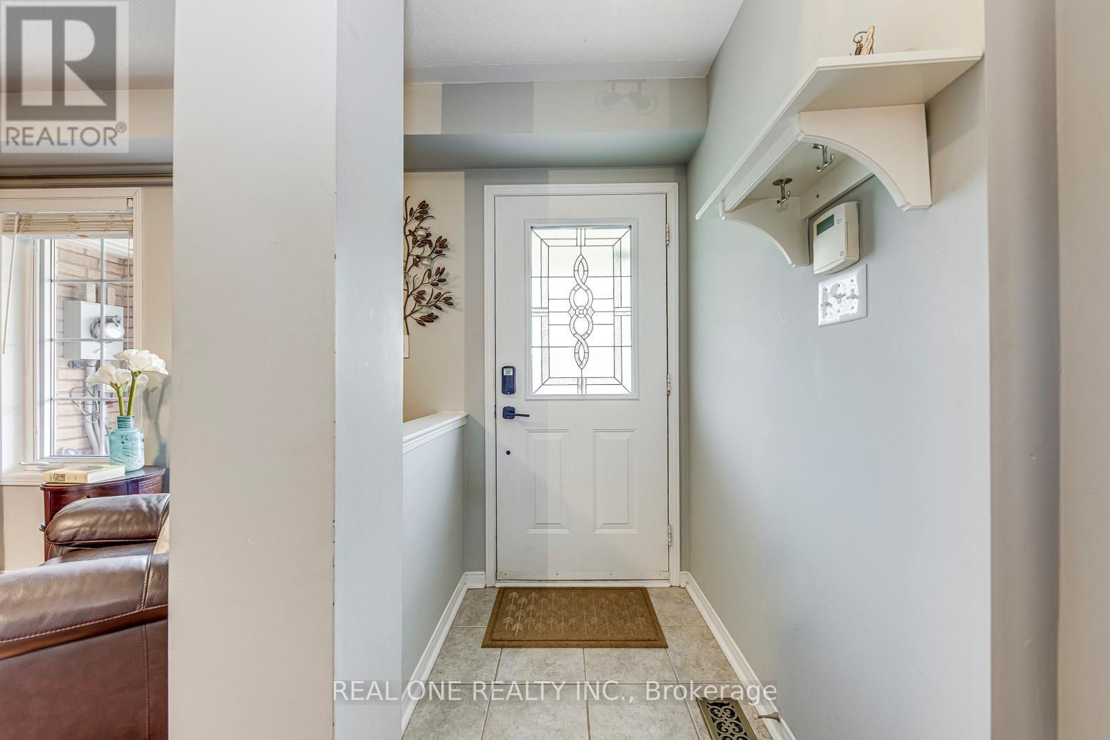 2297 Saddlecreek Crescent, Oakville, Ontario  L6M 5J6 - Photo 3 - W12157957