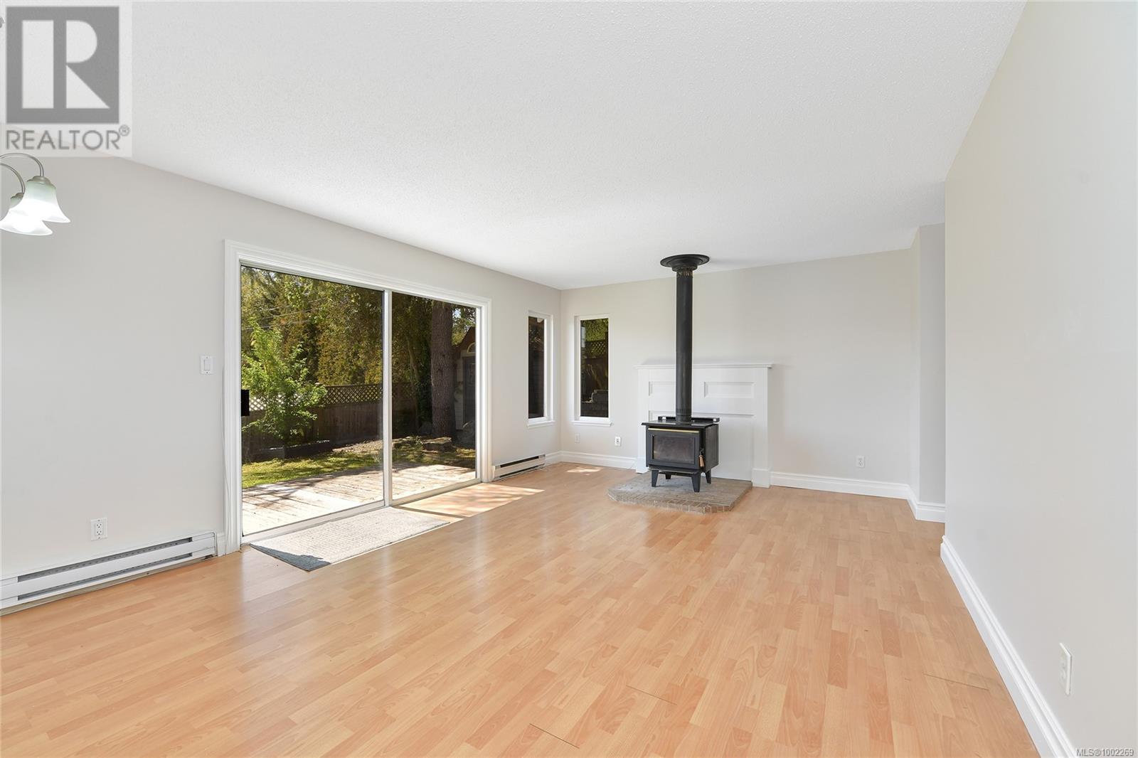 1199 Glen Tara Lane, Saanich, British Columbia  V8Z 6Z4 - Photo 8 - 1002269