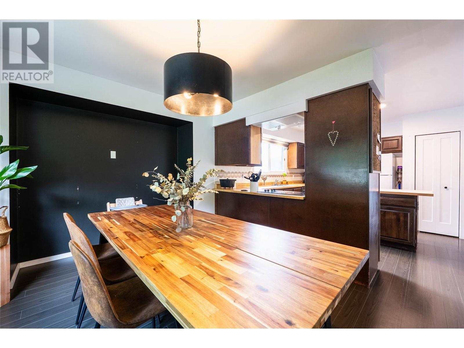 Property at 605 RICHARDS Street image 2
