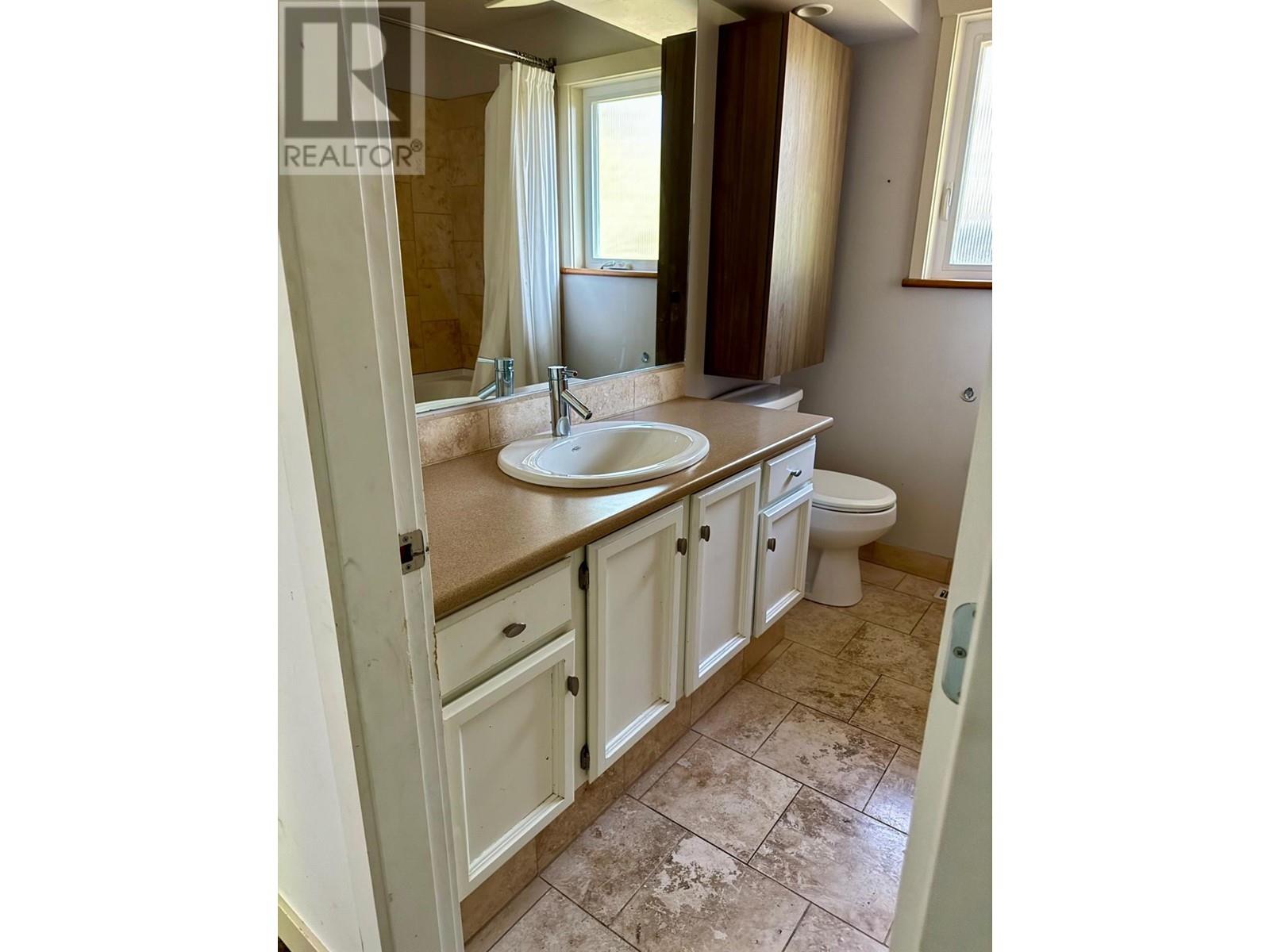 3353 Greenwood Court, Kelowna, British Columbia  V1W 4E4 - Photo 5 - 10350833