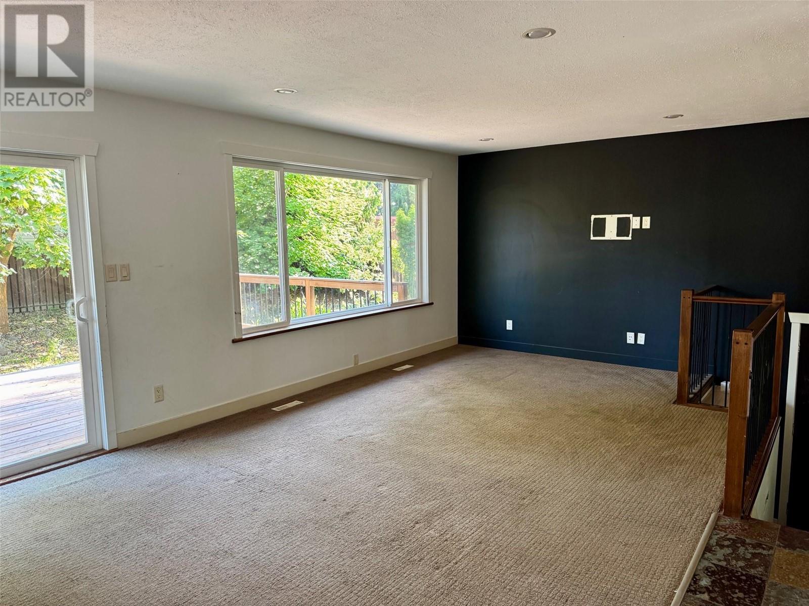 3353 Greenwood Court, Kelowna, British Columbia  V1W 4E4 - Photo 2 - 10350833