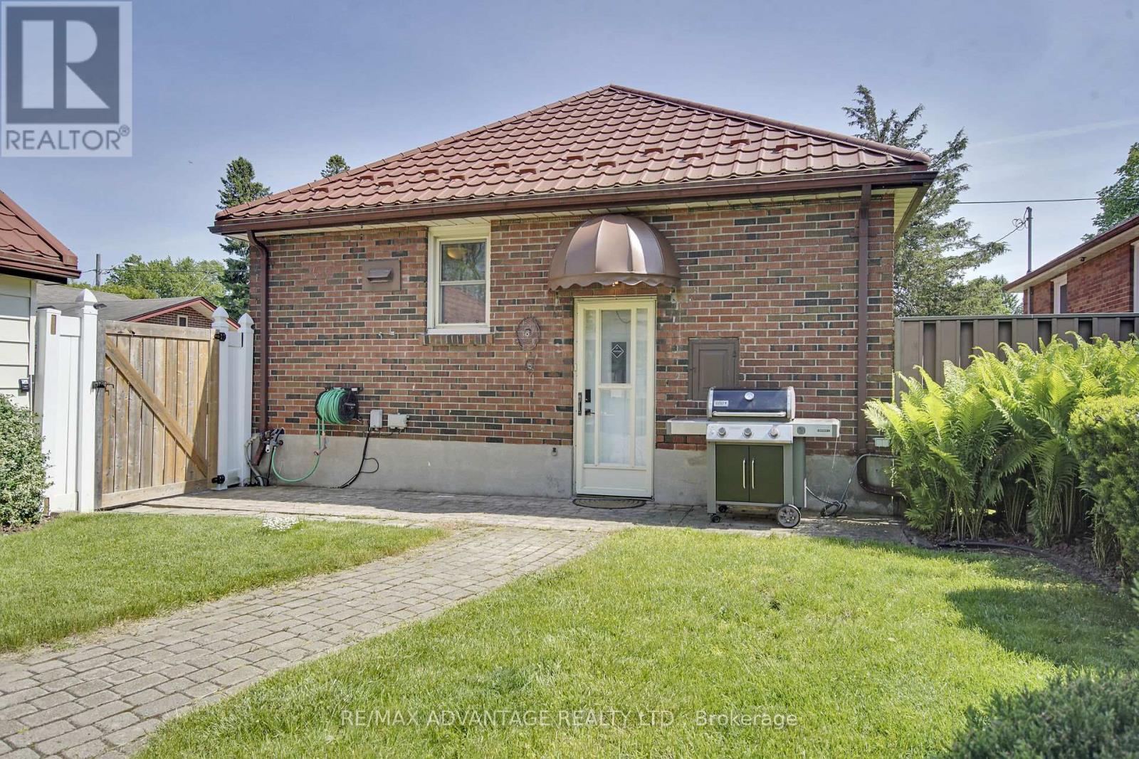 1285 Guest Avenue, London South, Ontario  N6K 2B3 - Photo 39 - X12196361
