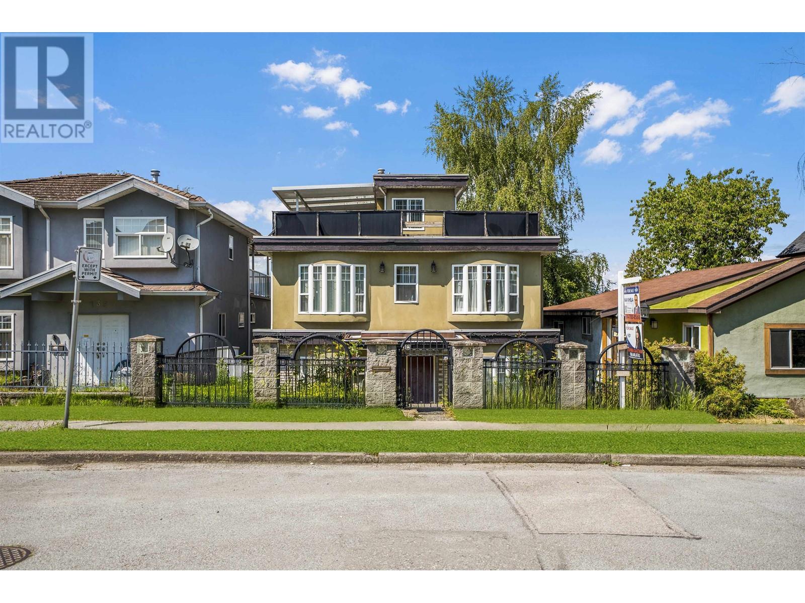 743 DURWARD AVENUE, Vancouver, British Columbia