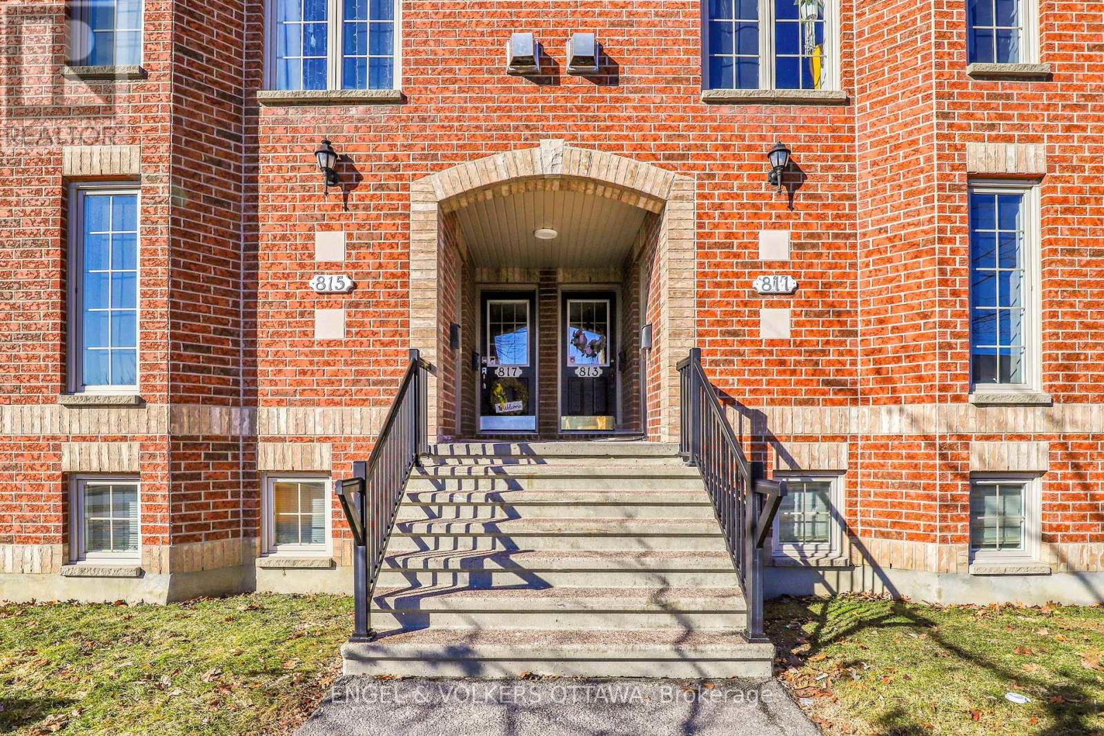 811 Longfields Drive, Ottawa, Ontario  K2J 5N2 - Photo 2 - X12196295