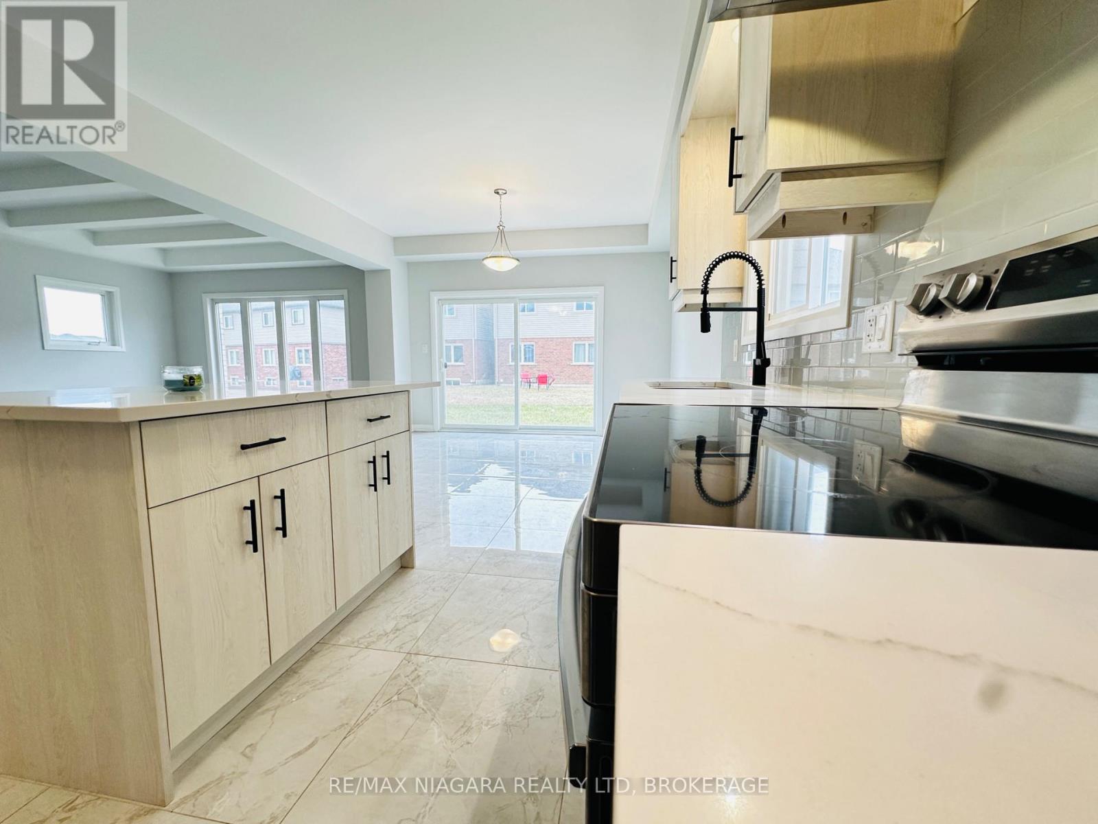 72 Bur Oak Drive, Thorold, Ontario  L2V 4Y6 - Photo 26 - X12196325