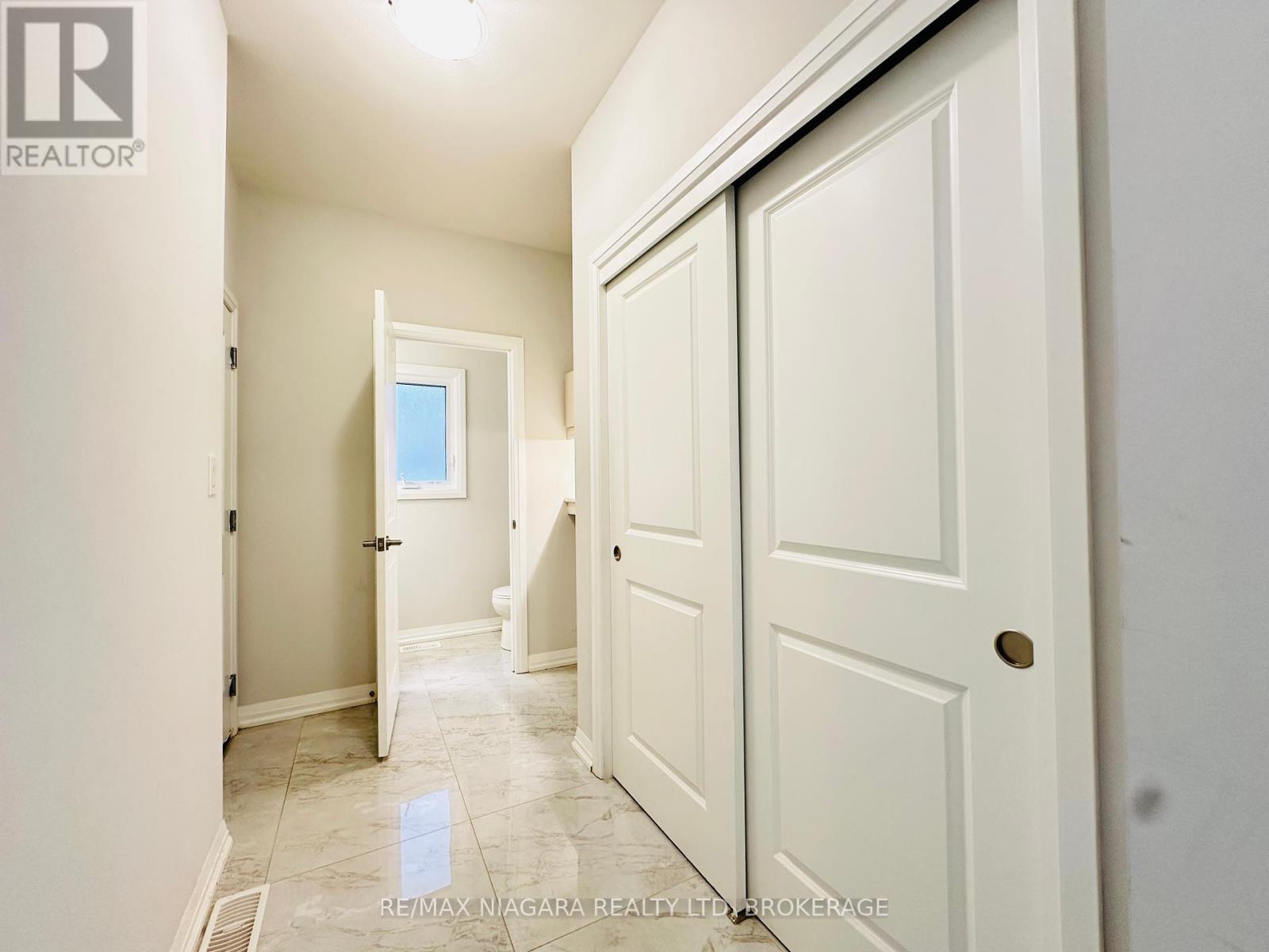 72 Bur Oak Drive, Thorold, Ontario  L2V 4Y6 - Photo 37 - X12196325