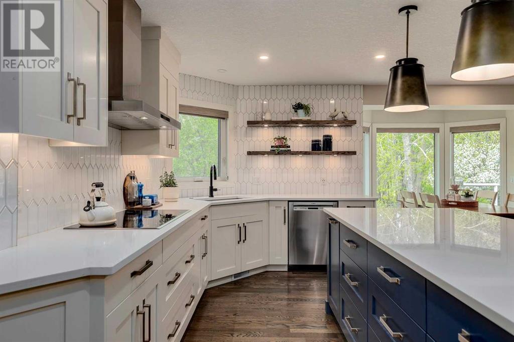 Property at 2131 Douglasbank Crescent SE image 4