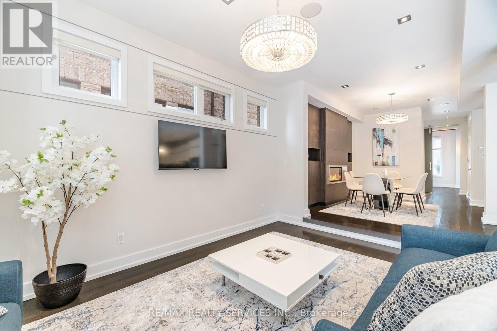 685 Montbeck Crescent, Mississauga (Lakeview), Ontario  L5G 1P4 - Photo 9 - W12071567