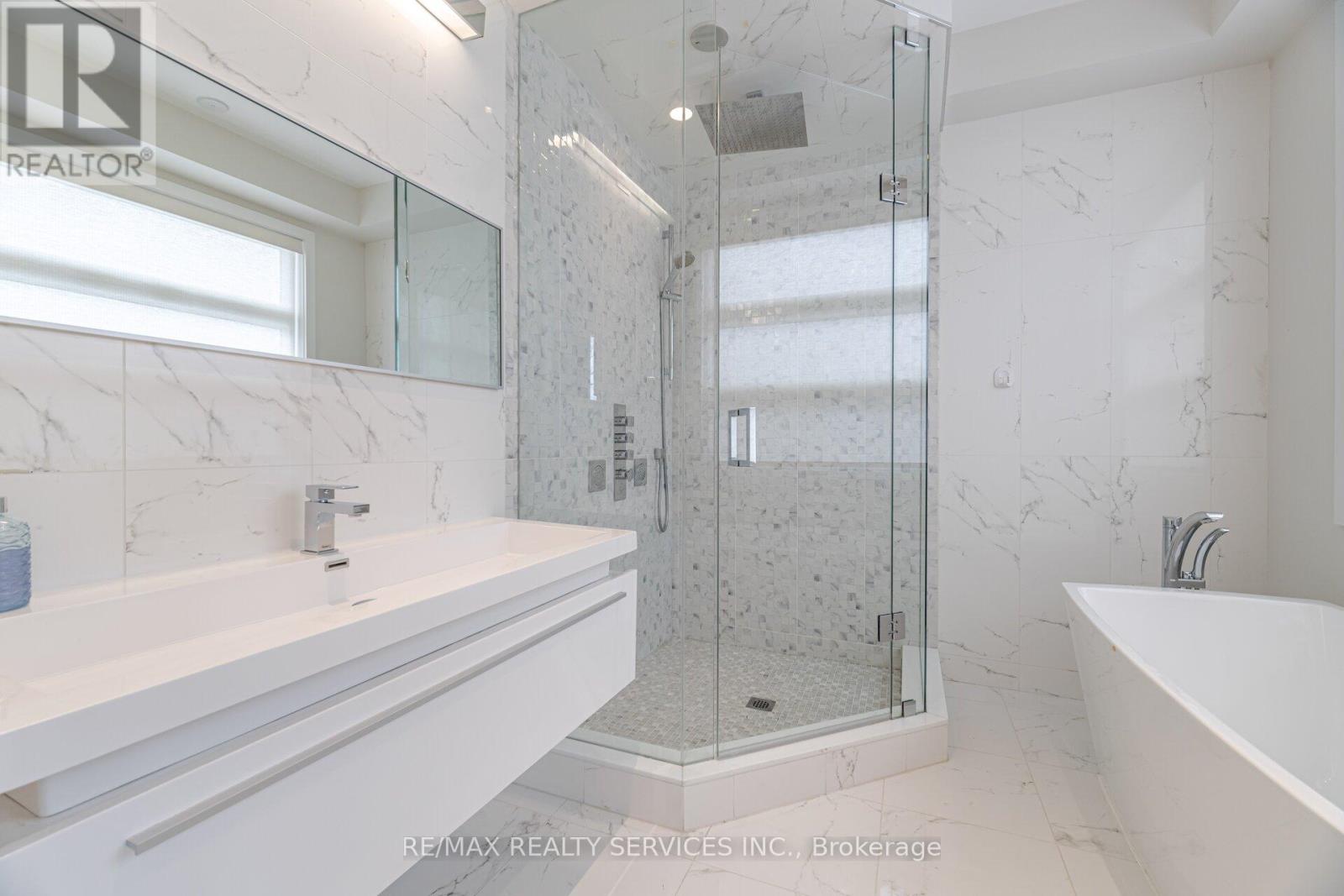 685 Montbeck Crescent, Mississauga (Lakeview), Ontario  L5G 1P4 - Photo 21 - W12071567