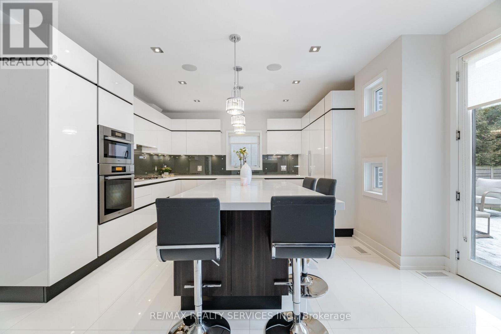 685 Montbeck Crescent, Mississauga (Lakeview), Ontario  L5G 1P4 - Photo 14 - W12071567