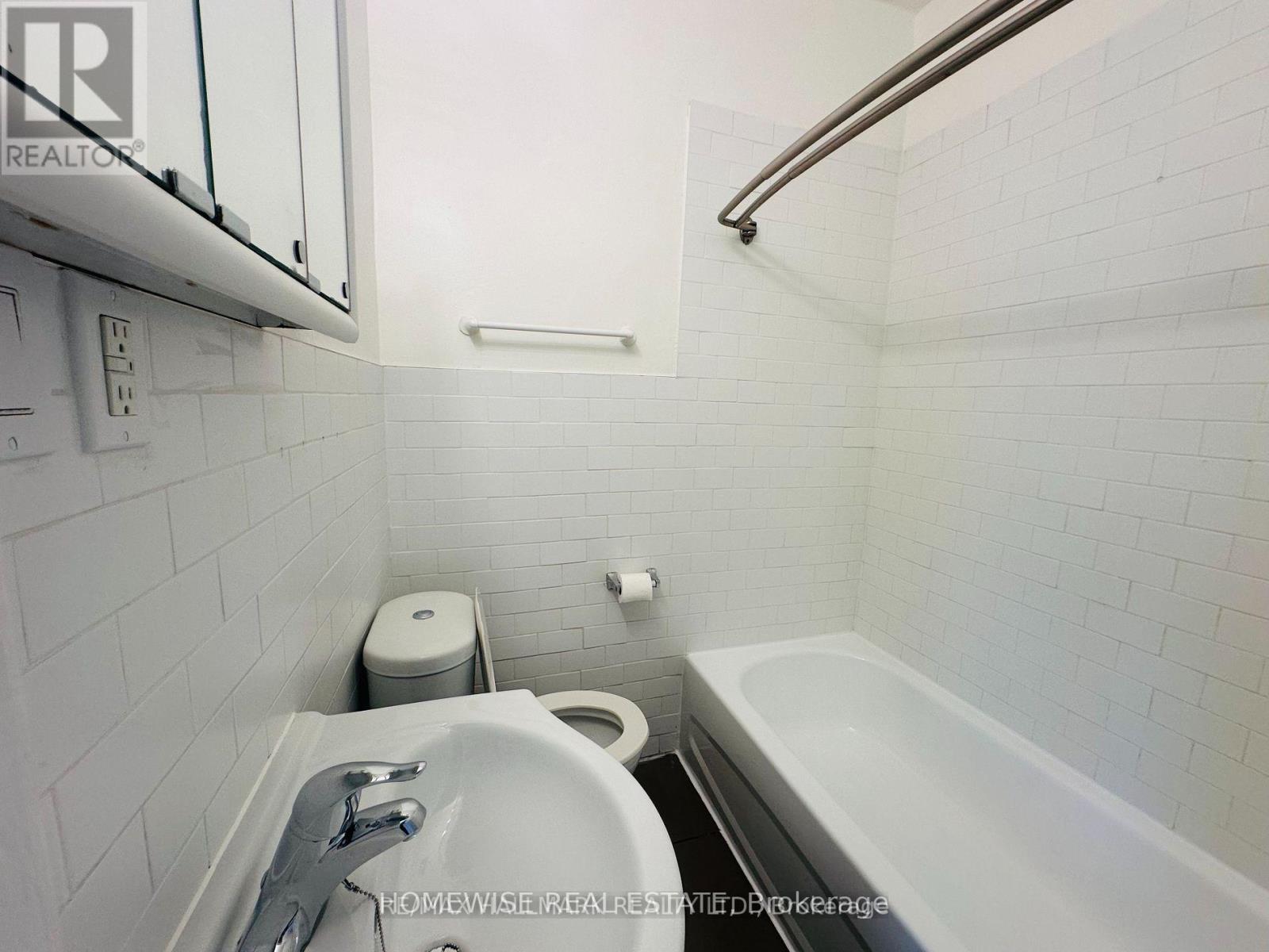 205 - 1 Triller Avenue, Toronto, Ontario  M6K 3B7 - Photo 12 - W12194439