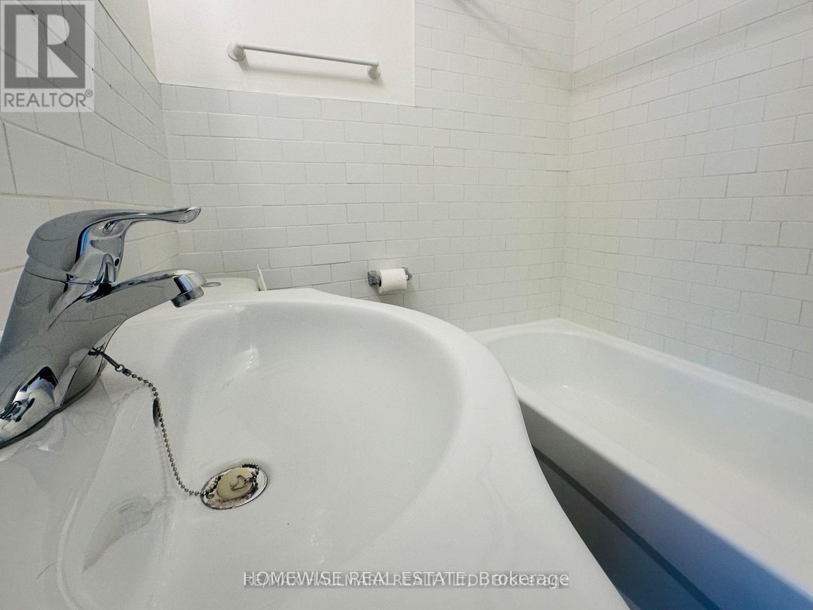 205 - 1 Triller Avenue, Toronto, Ontario  M6K 3B7 - Photo 13 - W12194439