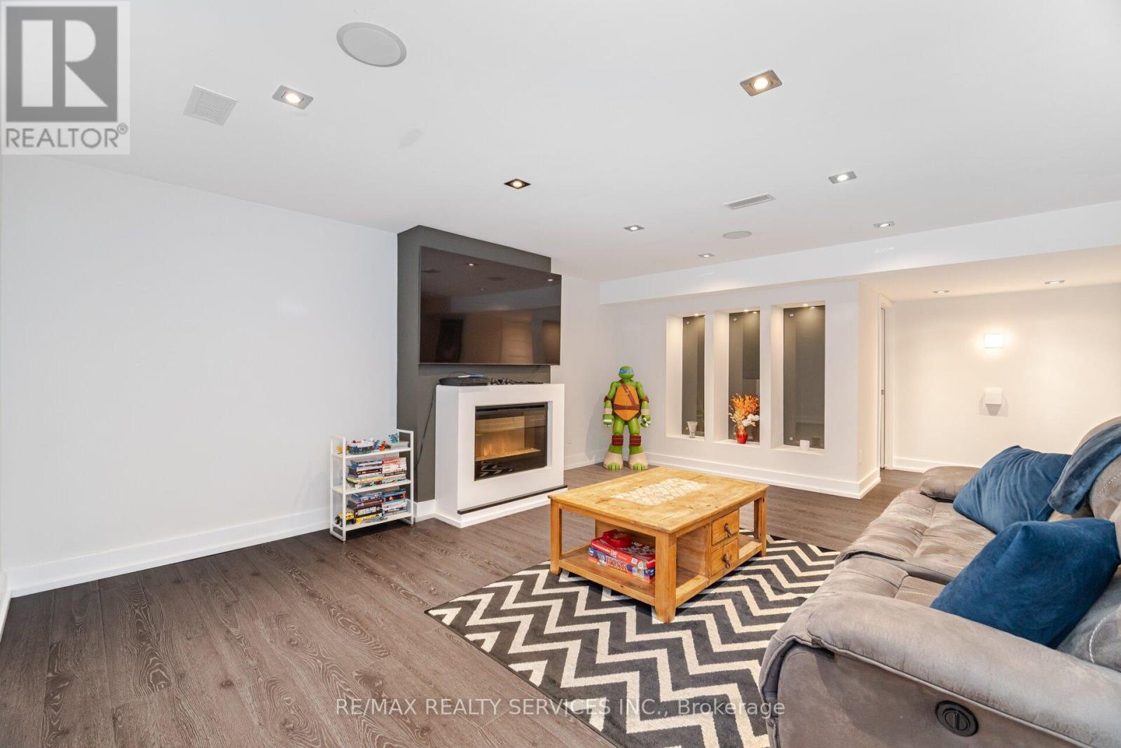 685 Montbeck Crescent, Mississauga (Lakeview), Ontario  L5G 1P4 - Photo 44 - W12071567