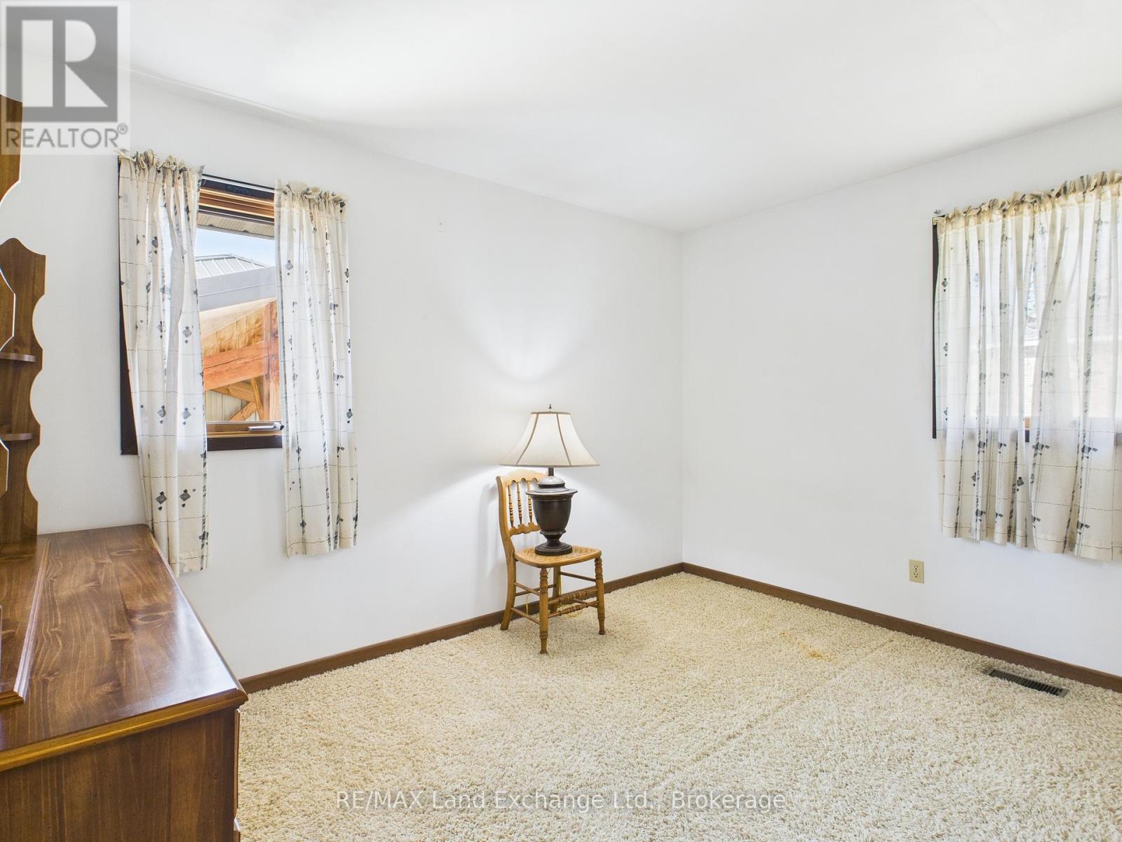 29 Huron Street, Huron-Kinloss, Ontario  N0G 2R0 - Photo 10 - X12196320