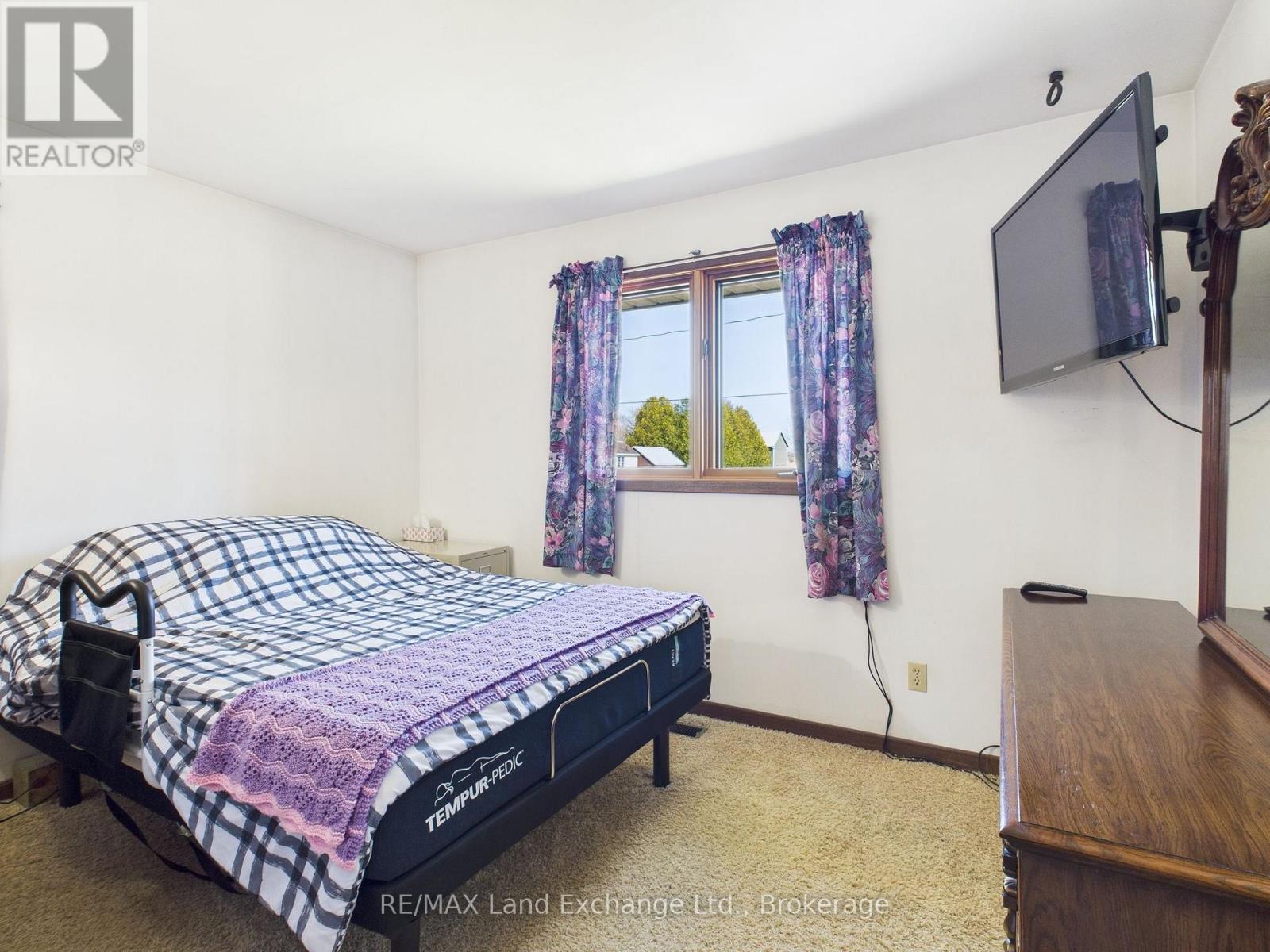 29 Huron Street, Huron-Kinloss, Ontario  N0G 2R0 - Photo 11 - X12196320