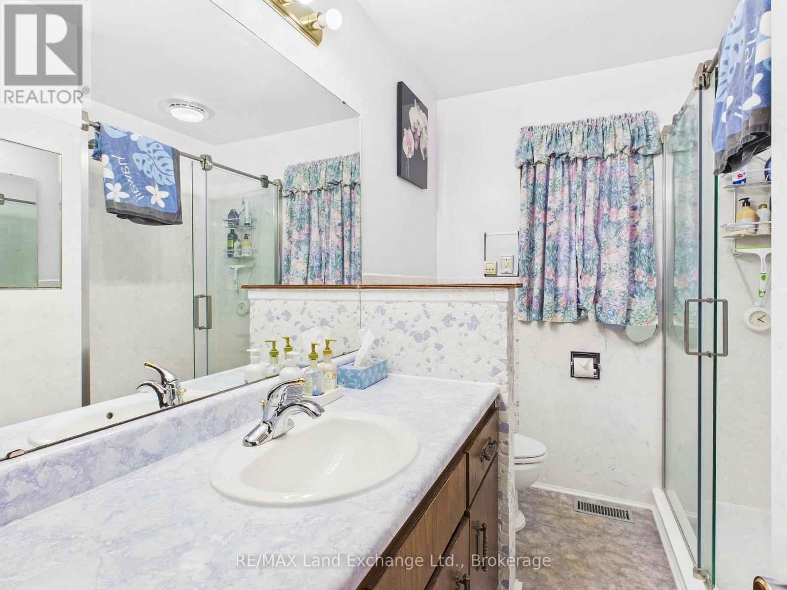 29 Huron Street, Huron-Kinloss, Ontario  N0G 2R0 - Photo 12 - X12196320