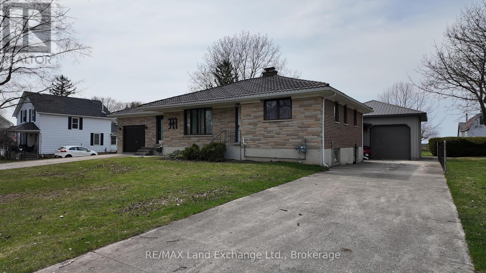 29 Huron Street, Huron-Kinloss, Ontario  N0G 2R0 - Photo 2 - X12196320