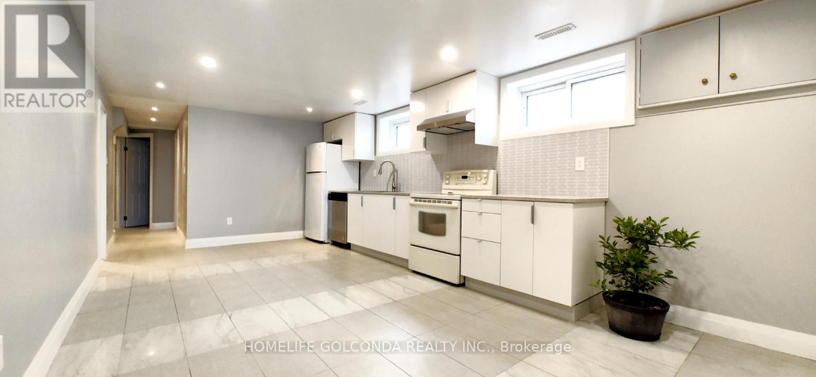 Ground - 17 Warfield Drive, Toronto, Ontario  M2J 3S4 - Photo 4 - C12196251