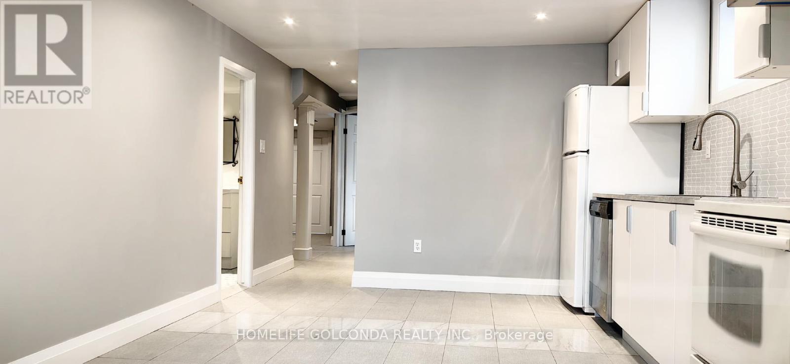 Ground - 17 Warfield Drive, Toronto, Ontario  M2J 3S4 - Photo 5 - C12196251