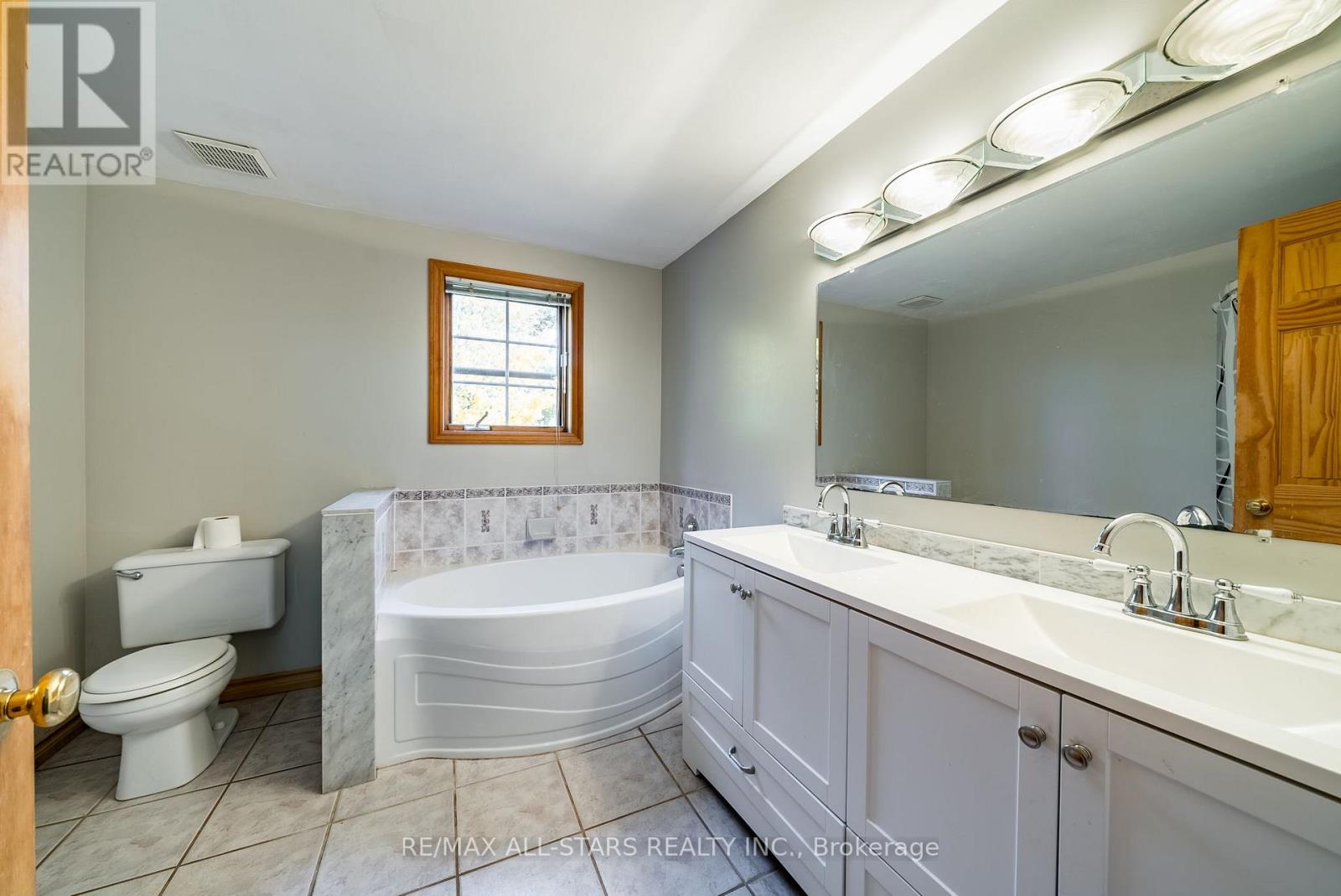 100 Snow Ridge Court, Oshawa, Ontario  L1H 0S5 - Photo 24 - E12196145