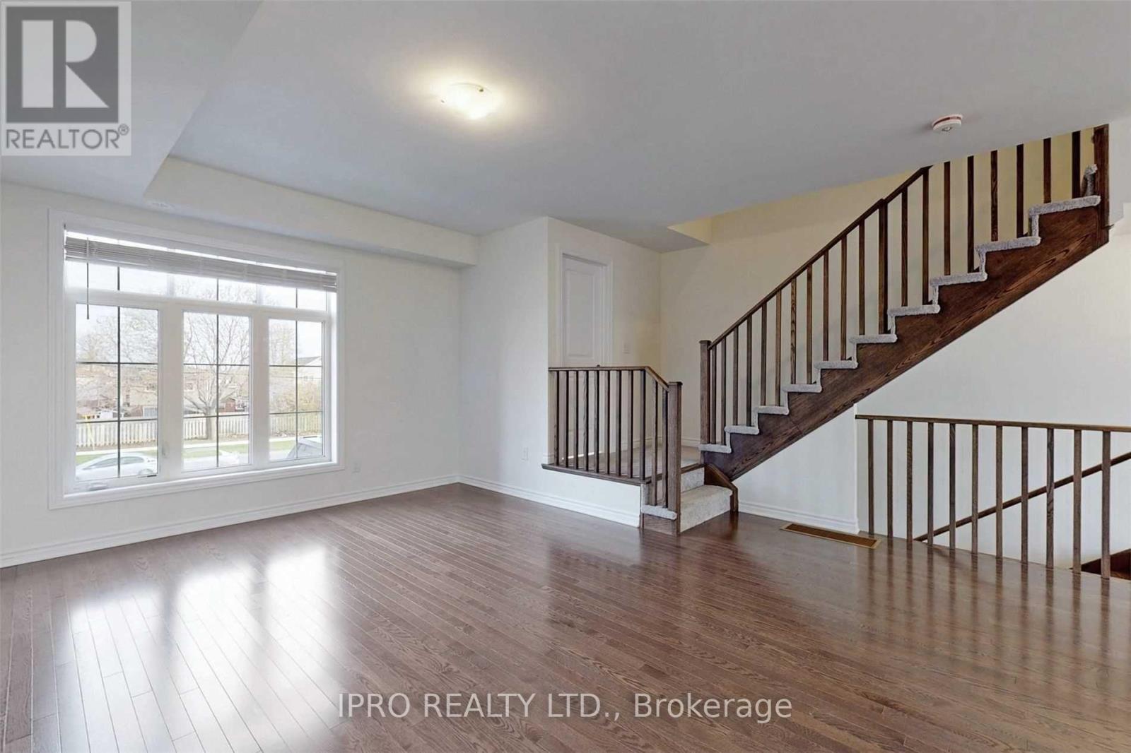 11 Porcelain Way, Whitby, Ontario  L1R 0R6 - Photo 10 - E12196202