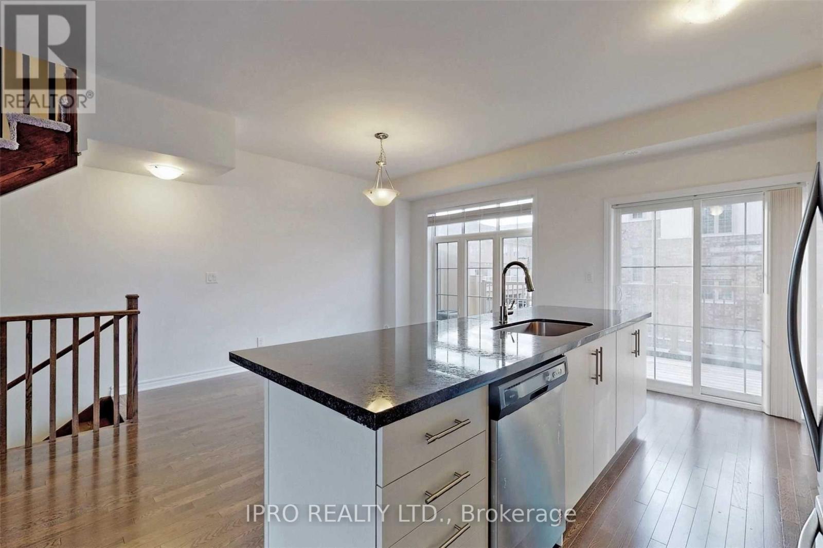 11 Porcelain Way, Whitby, Ontario  L1R 0R6 - Photo 14 - E12196202