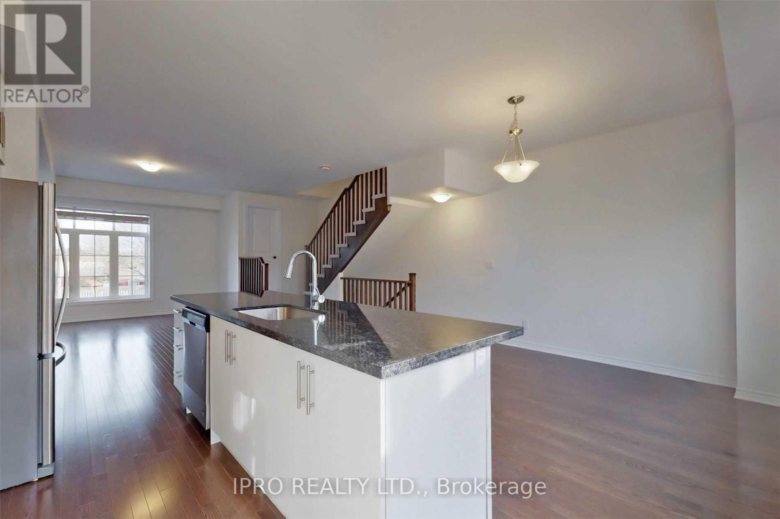 11 Porcelain Way, Whitby, Ontario  L1R 0R6 - Photo 15 - E12196202