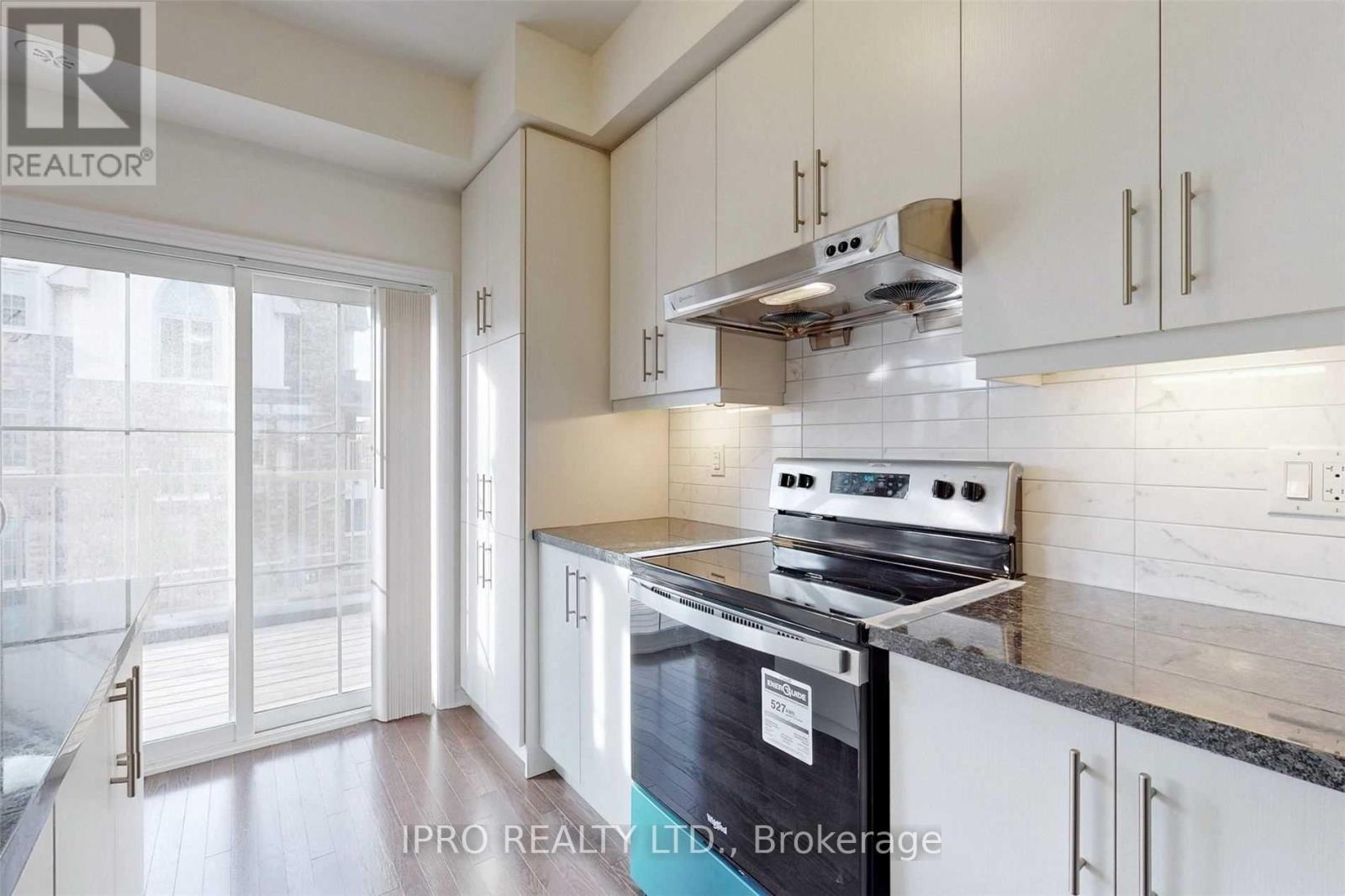 11 Porcelain Way, Whitby, Ontario  L1R 0R6 - Photo 16 - E12196202