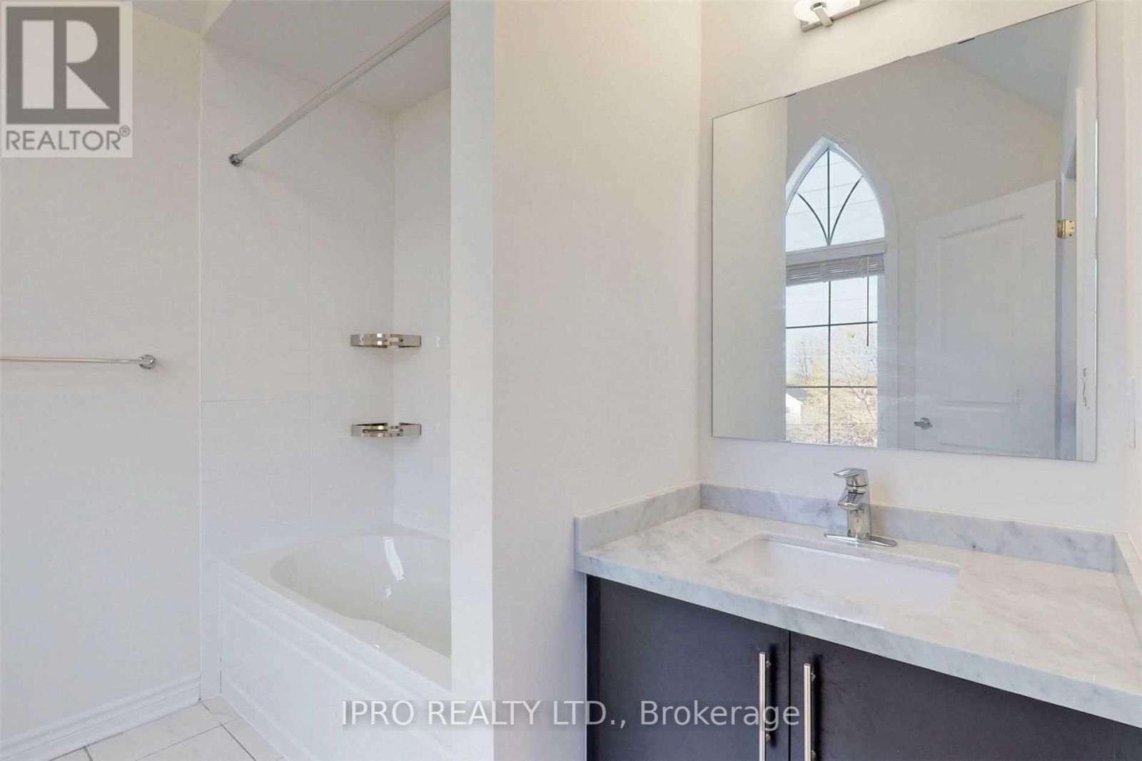11 Porcelain Way, Whitby, Ontario  L1R 0R6 - Photo 23 - E12196202