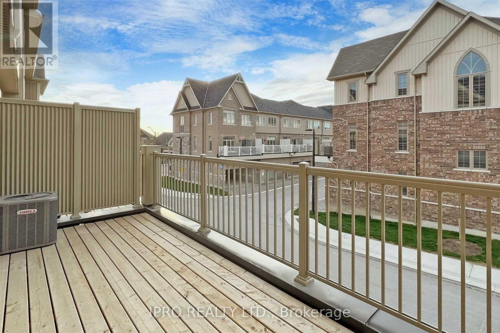 11 Porcelain Way, Whitby, Ontario  L1R 0R6 - Photo 33 - E12196202