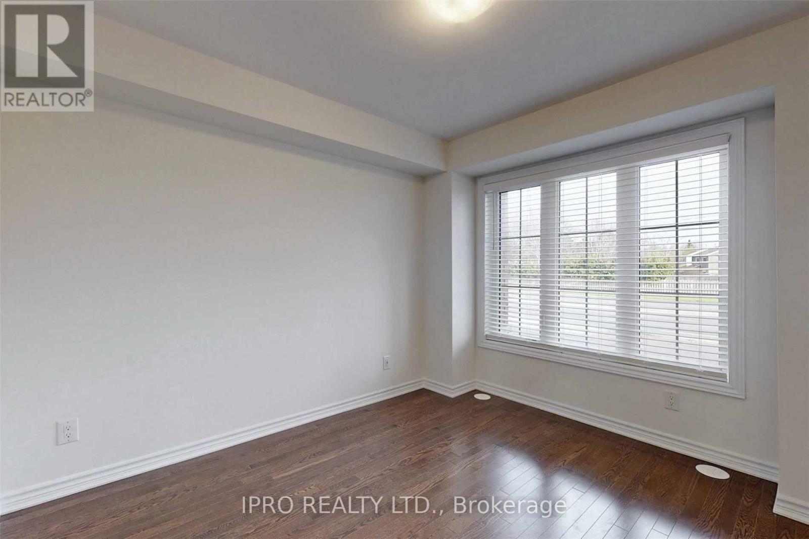 11 Porcelain Way, Whitby, Ontario  L1R 0R6 - Photo 4 - E12196202