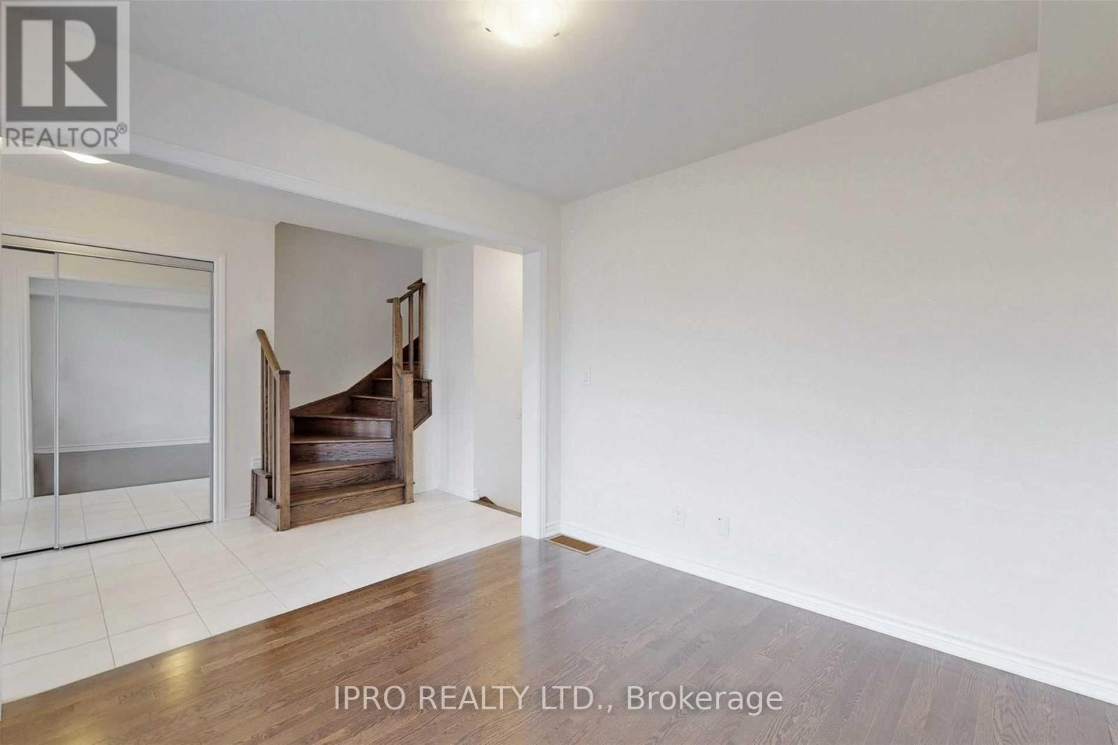 11 Porcelain Way, Whitby, Ontario  L1R 0R6 - Photo 6 - E12196202