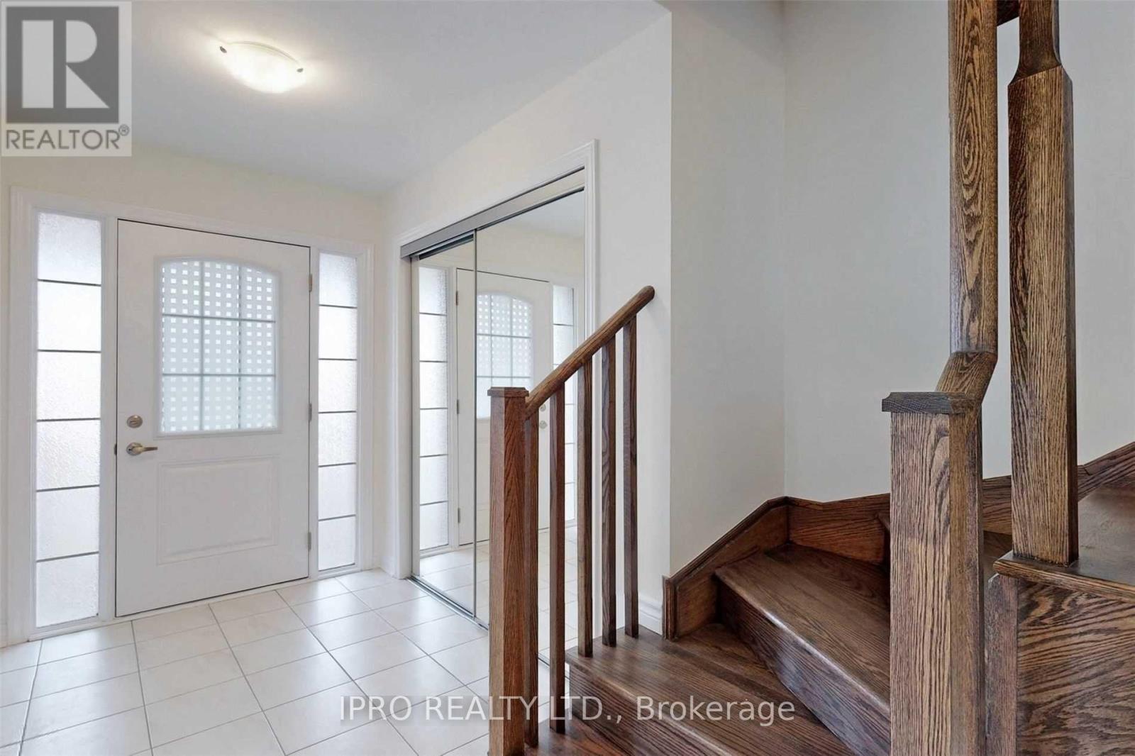 11 Porcelain Way, Whitby, Ontario  L1R 0R6 - Photo 7 - E12196202