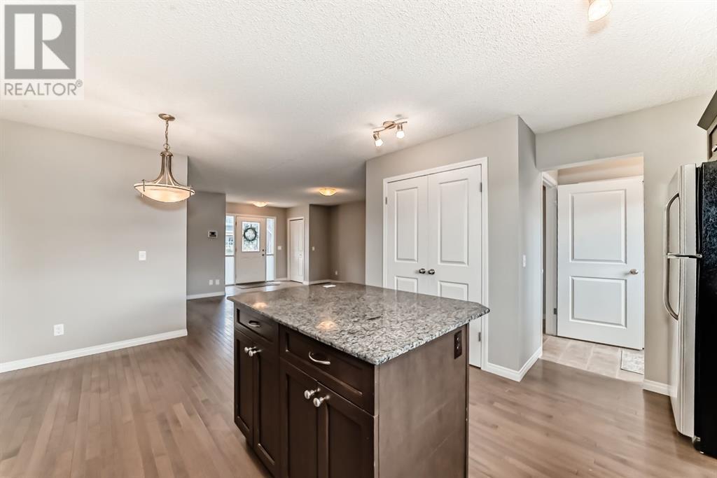 350 Fireside Place, Cochrane, Alberta  T4C 0R5 - Photo 9 - A2209471