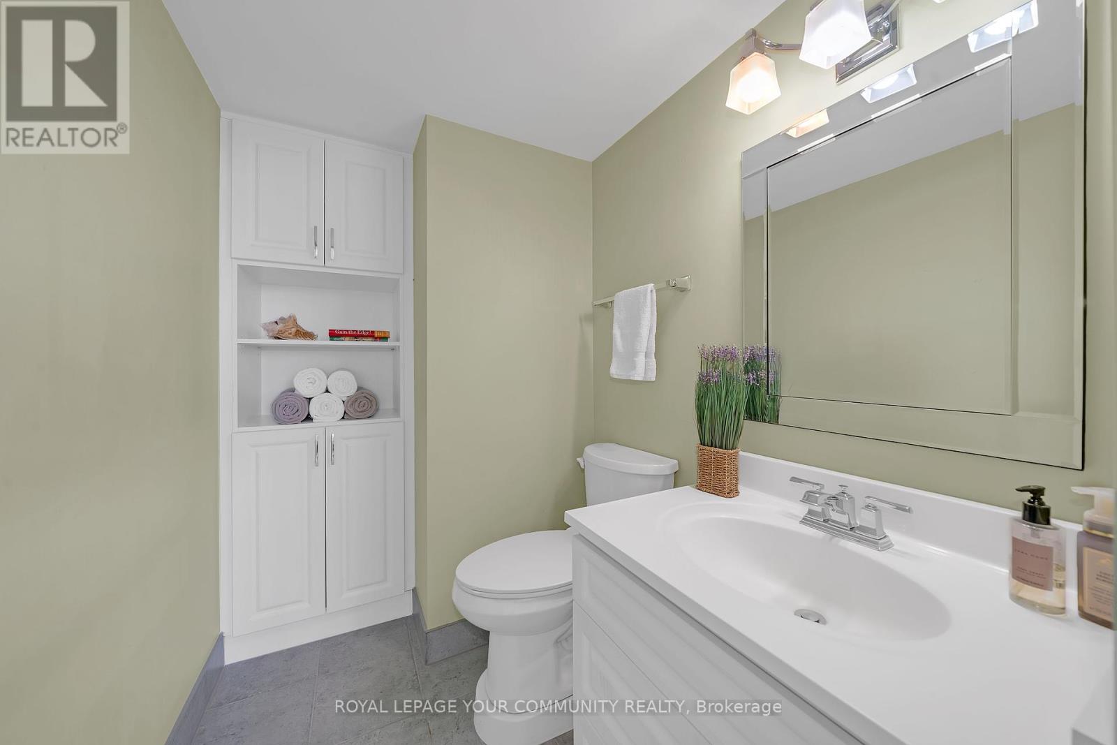 811 - 70 Baif Boulevard, Richmond Hill, Ontario  L4C 5L1 - Photo 13 - N12196175