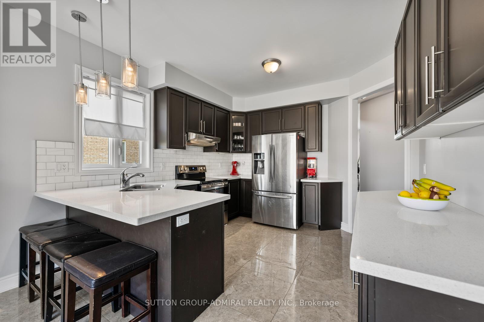 186 Romanelli Crescent, Bradford West Gwillimbury (Bradford), Ontario  L3Z 0X6 - Photo 10 - N12196209