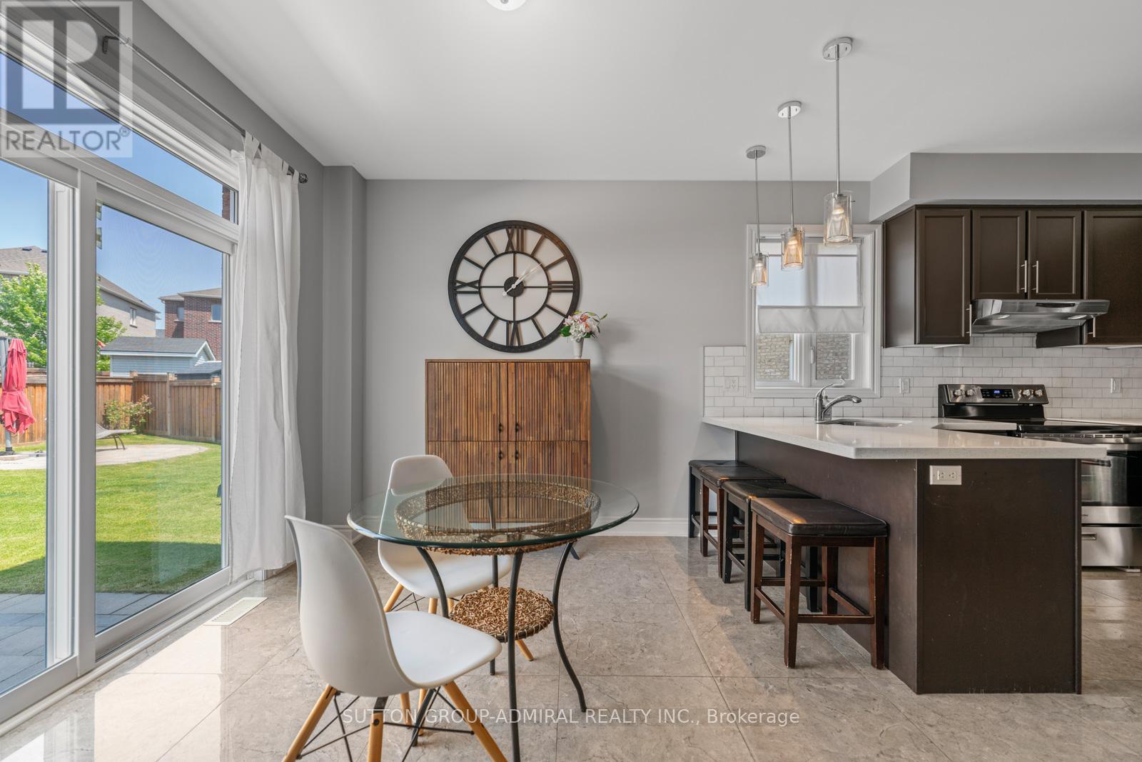 186 Romanelli Crescent, Bradford West Gwillimbury (Bradford), Ontario  L3Z 0X6 - Photo 13 - N12196209