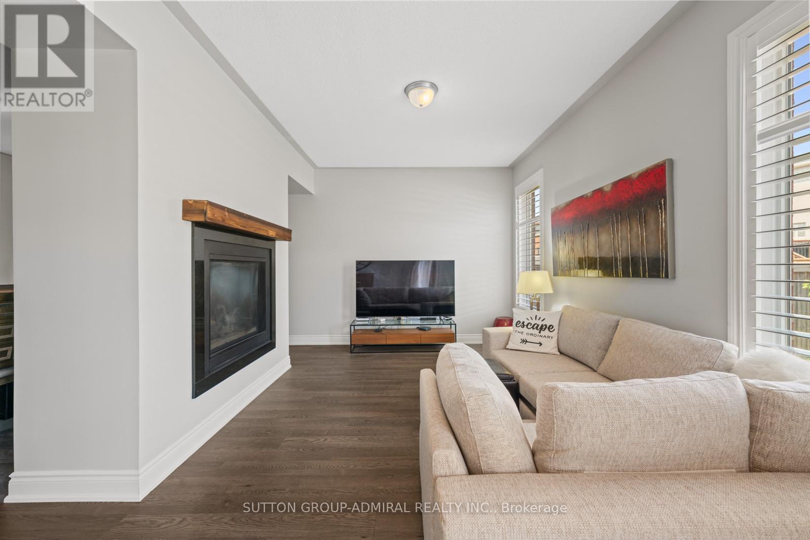 186 Romanelli Crescent, Bradford West Gwillimbury (Bradford), Ontario  L3Z 0X6 - Photo 14 - N12196209