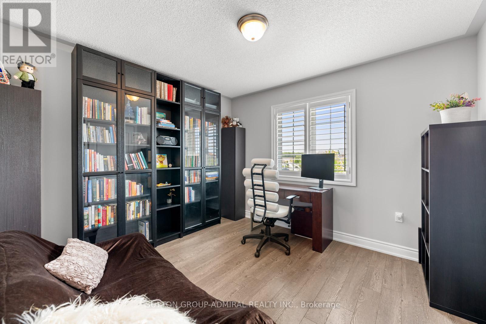 186 Romanelli Crescent, Bradford West Gwillimbury (Bradford), Ontario  L3Z 0X6 - Photo 21 - N12196209