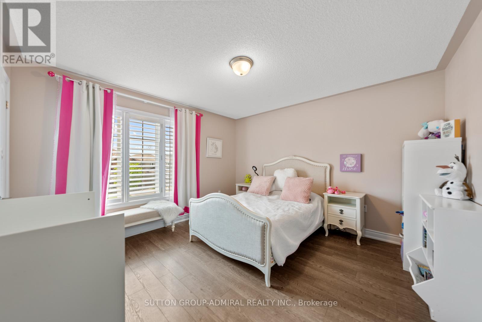 186 Romanelli Crescent, Bradford West Gwillimbury (Bradford), Ontario  L3Z 0X6 - Photo 24 - N12196209