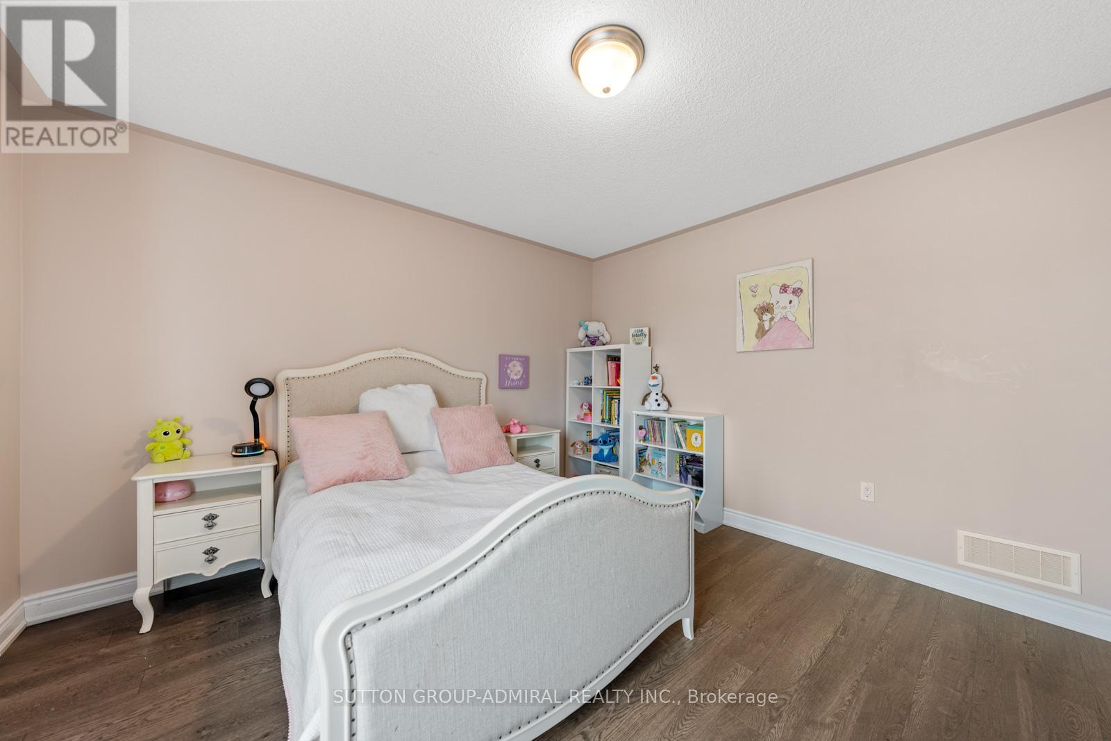 186 Romanelli Crescent, Bradford West Gwillimbury (Bradford), Ontario  L3Z 0X6 - Photo 25 - N12196209