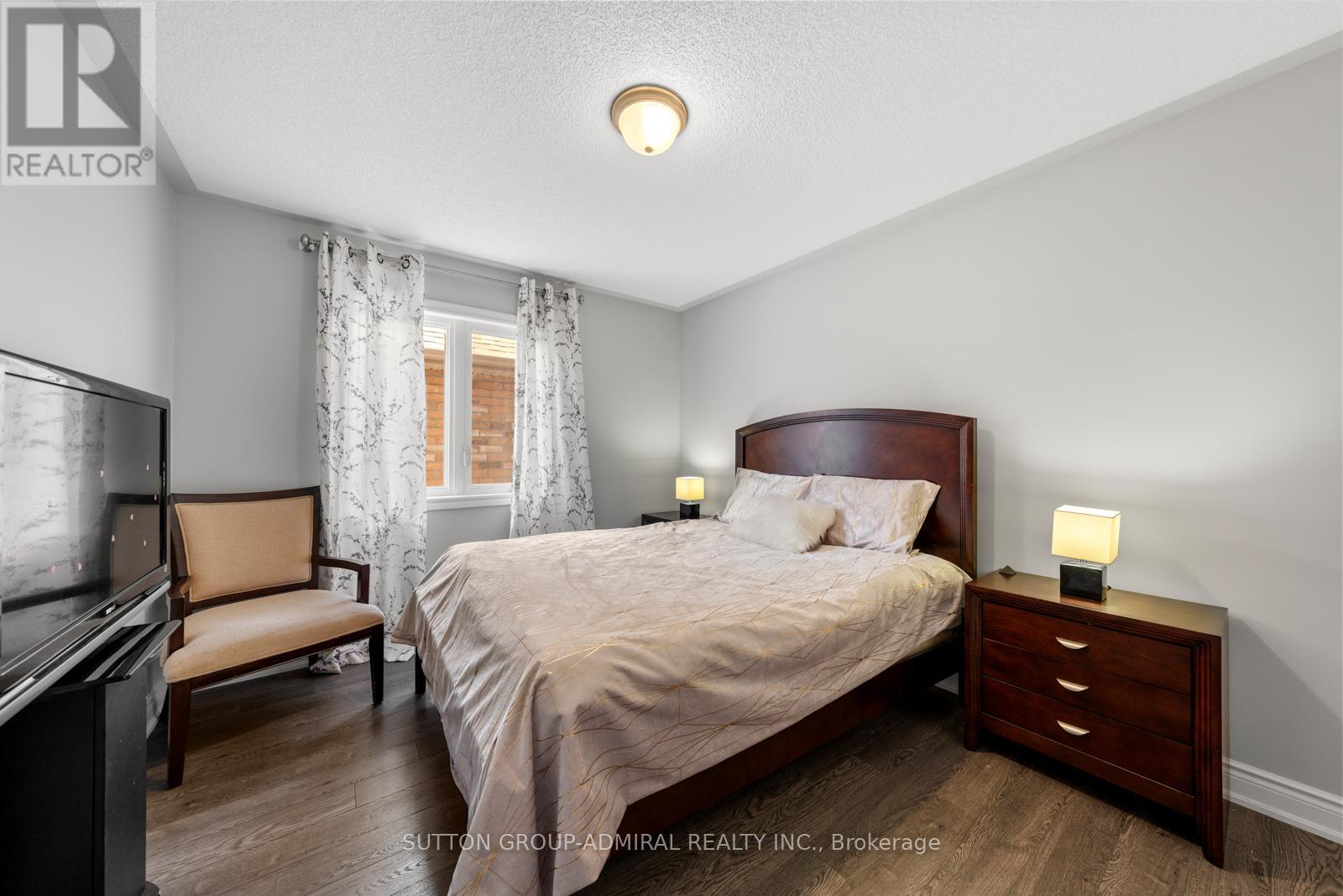 186 Romanelli Crescent, Bradford West Gwillimbury (Bradford), Ontario  L3Z 0X6 - Photo 27 - N12196209