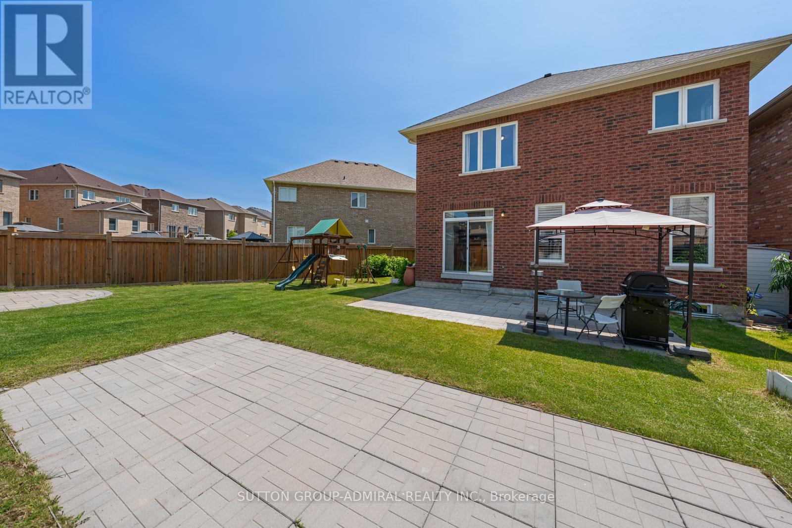 186 Romanelli Crescent, Bradford West Gwillimbury (Bradford), Ontario  L3Z 0X6 - Photo 41 - N12196209