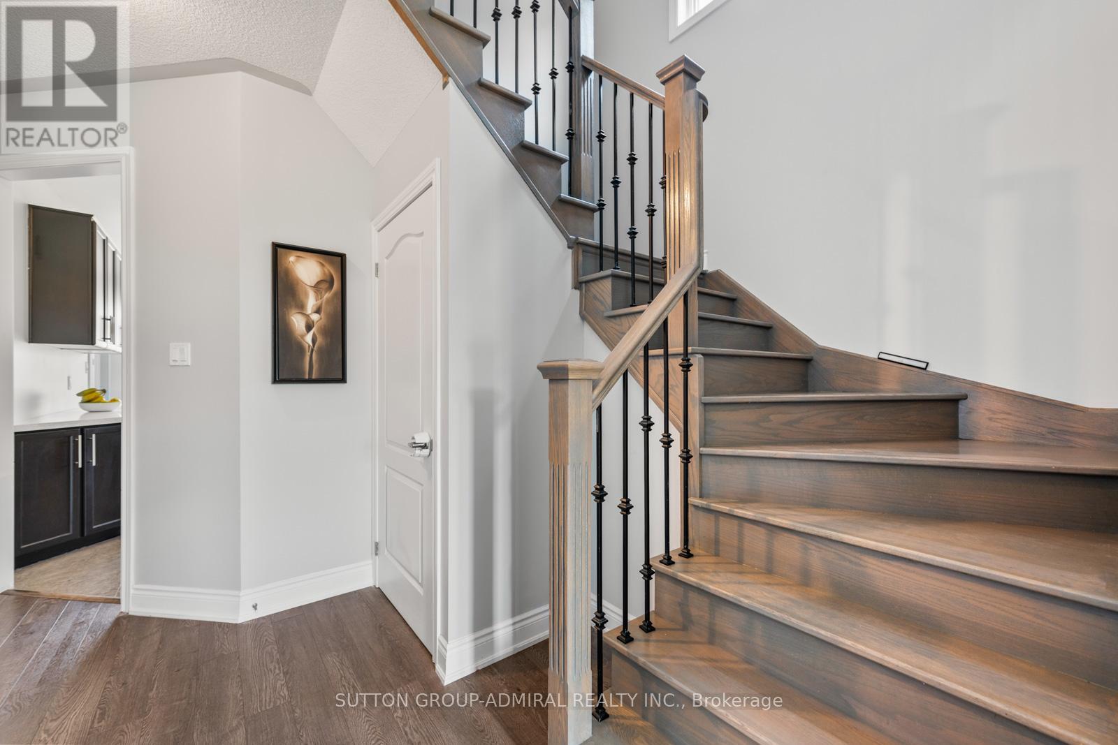 186 Romanelli Crescent, Bradford West Gwillimbury (Bradford), Ontario  L3Z 0X6 - Photo 6 - N12196209