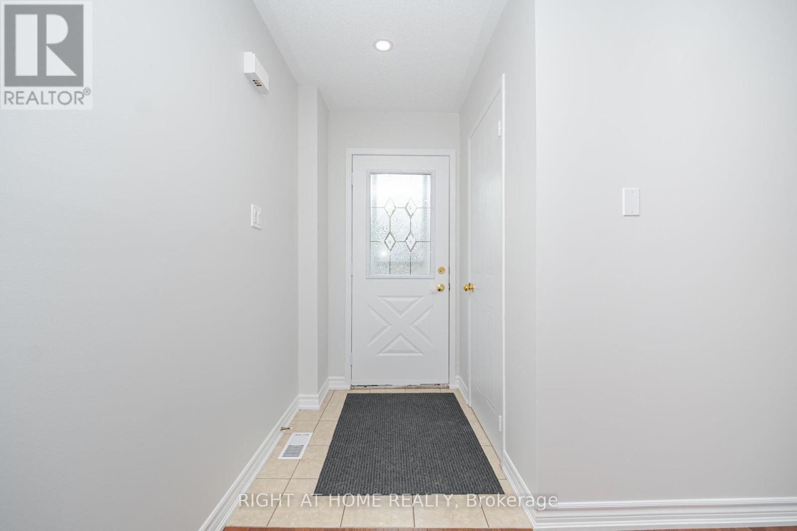 75 Kate Aitken Crescent, New Tecumseth (Beeton), Ontario  L0G 1A0 - Photo 3 - N12196220