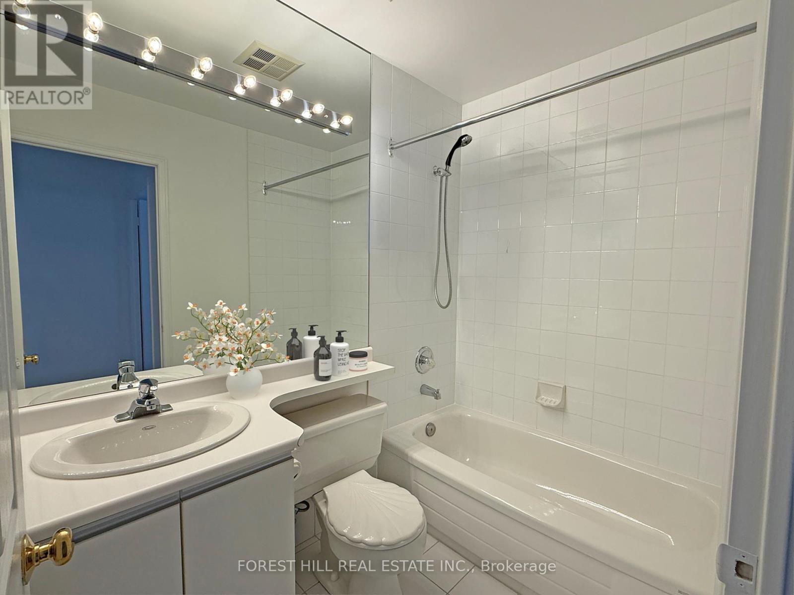 Ph109 - 7250 Yonge Street, Vaughan (Crestwood-Springfarm-Yorkhill), Ontario  L4J 7X1 - Photo 15 - N12196261