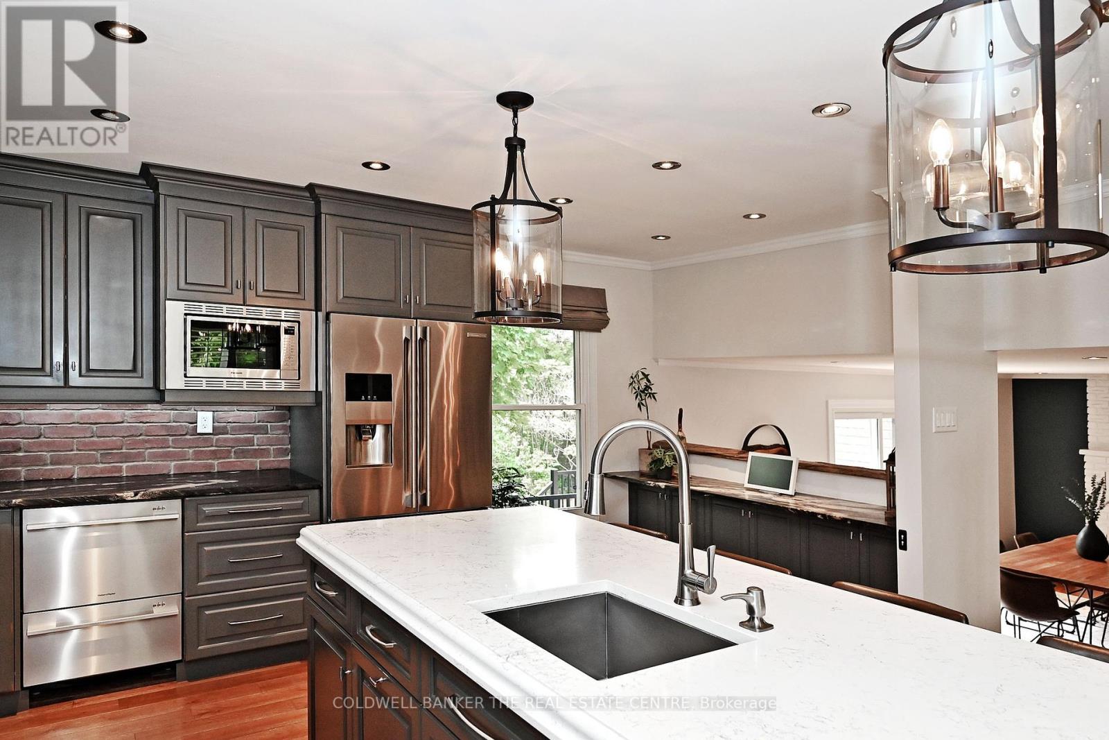 15 Earls Court, East Gwillimbury, Ontario  L9N 1E5 - Photo 14 - N12196269