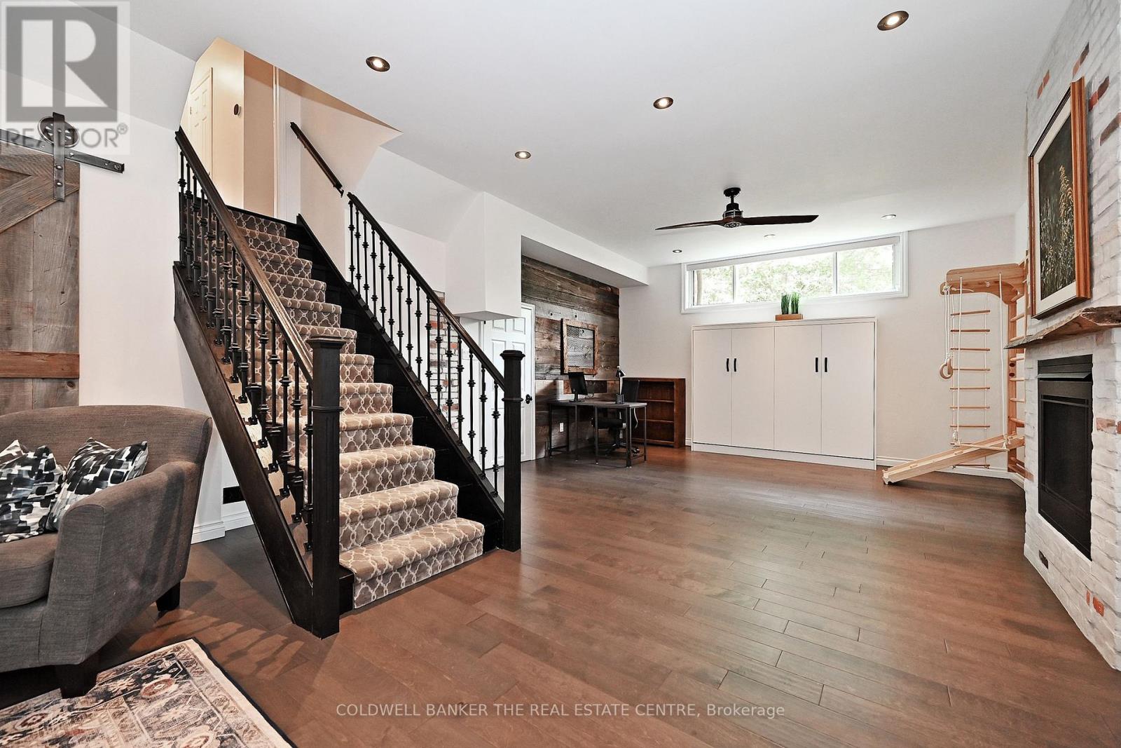 15 Earls Court, East Gwillimbury, Ontario  L9N 1E5 - Photo 31 - N12196269