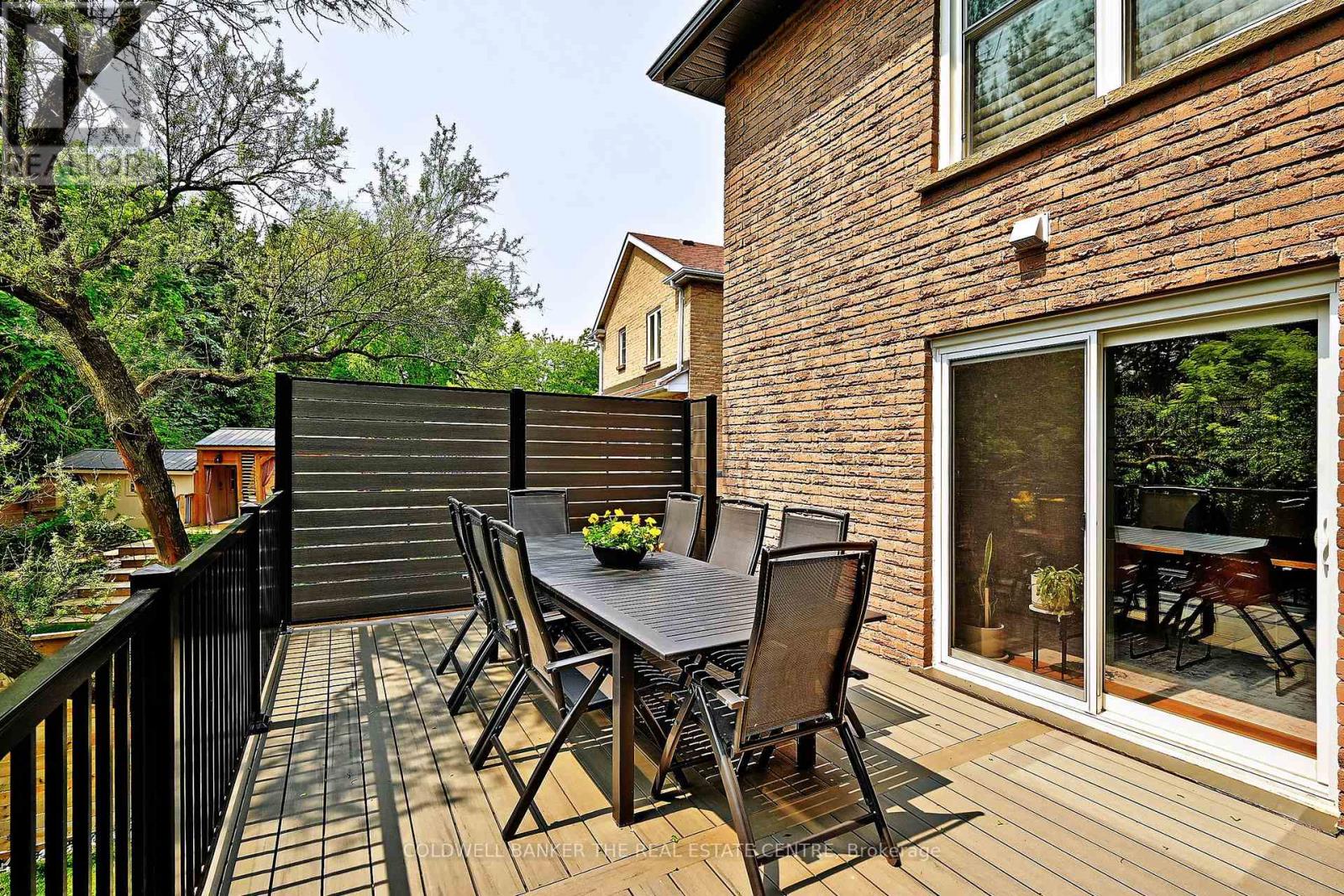 15 Earls Court, East Gwillimbury, Ontario  L9N 1E5 - Photo 40 - N12196269